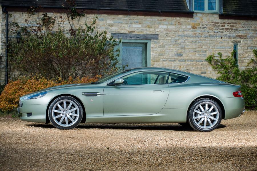  Aston Martin DB9 2004 года  (UK) (фото 5 из 24)
